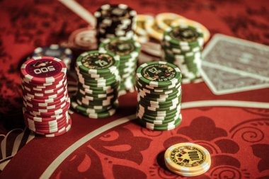 primbonjitu Live tables, slots and sportsbook in one account